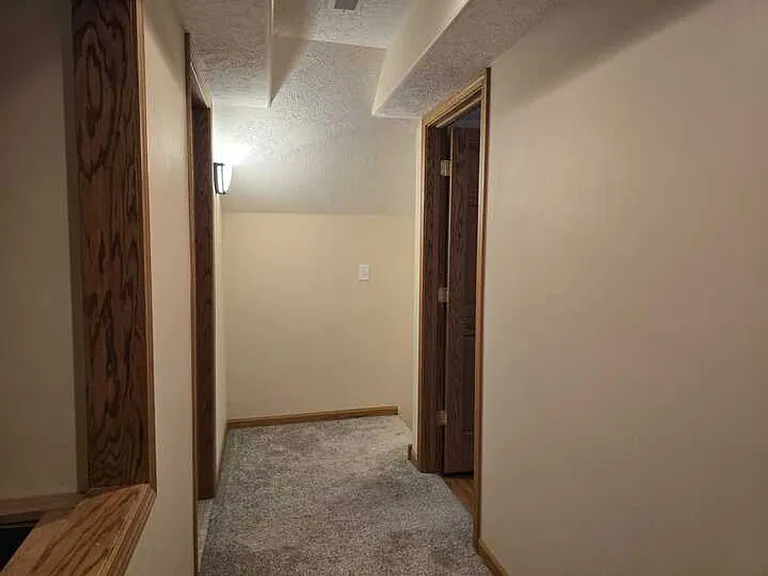 312 W 9th St — Photo 27