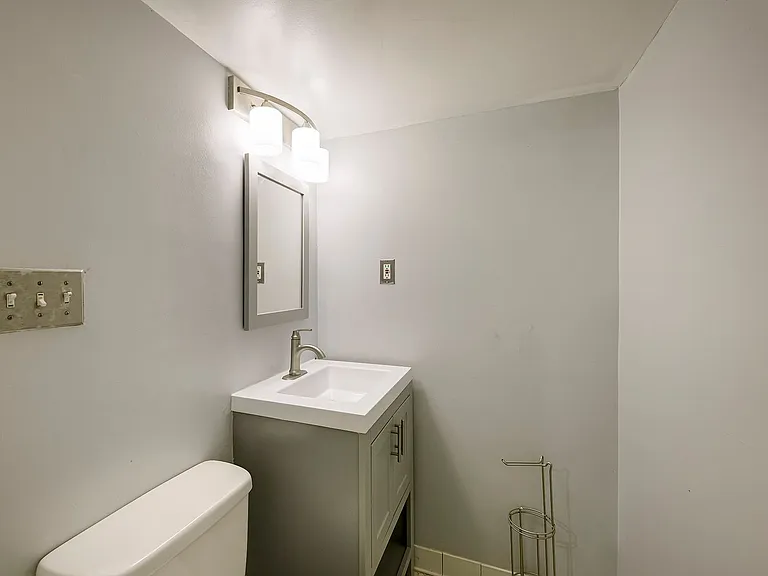 2827 11th St NW — Photo 37