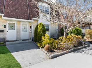 10 Glen Hollow Dr APT C54, Holtsville, NY 11742