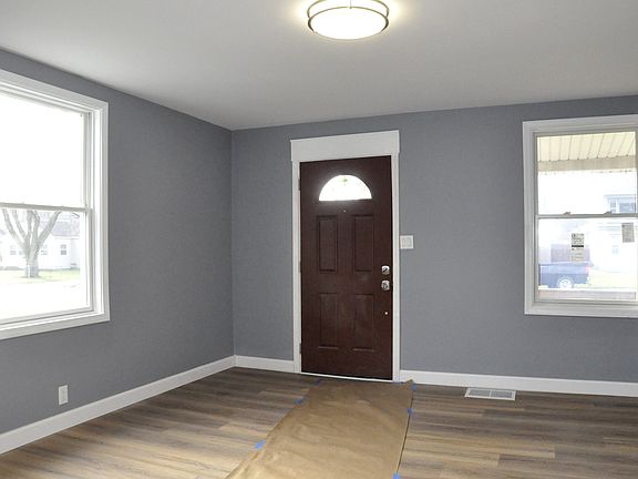 2nd image of 1922 La Salle St