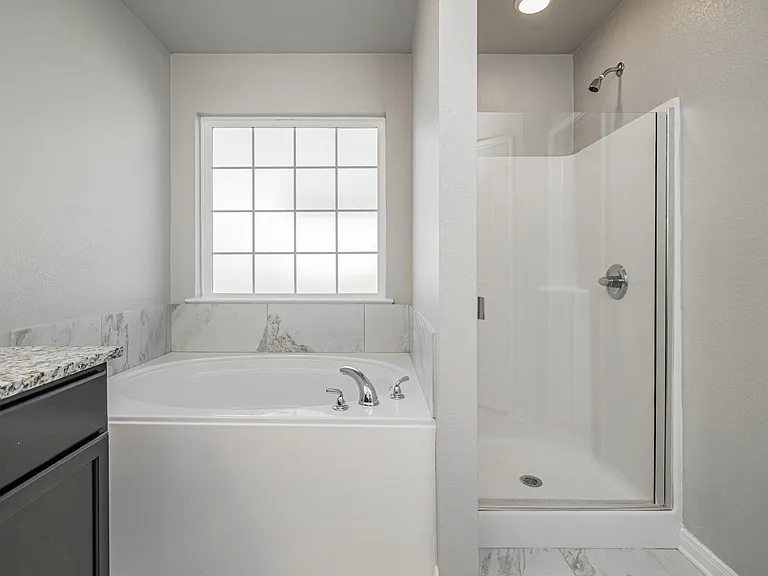 525 Fallbrook Dr — Photo 26