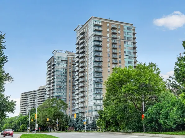 90 Landry St #907, Ottawa, ON K1L 0A9
