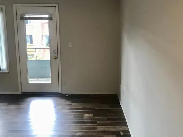 1215 Queen Anne Ave N APT 8, Seattle, WA 98109