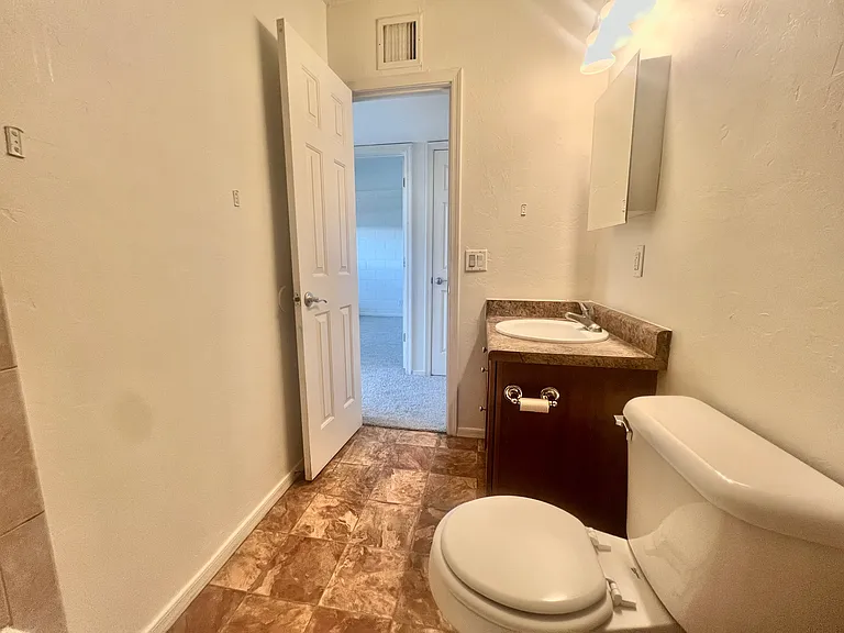 2821 N Columbus Blvd #19 — Photo 24