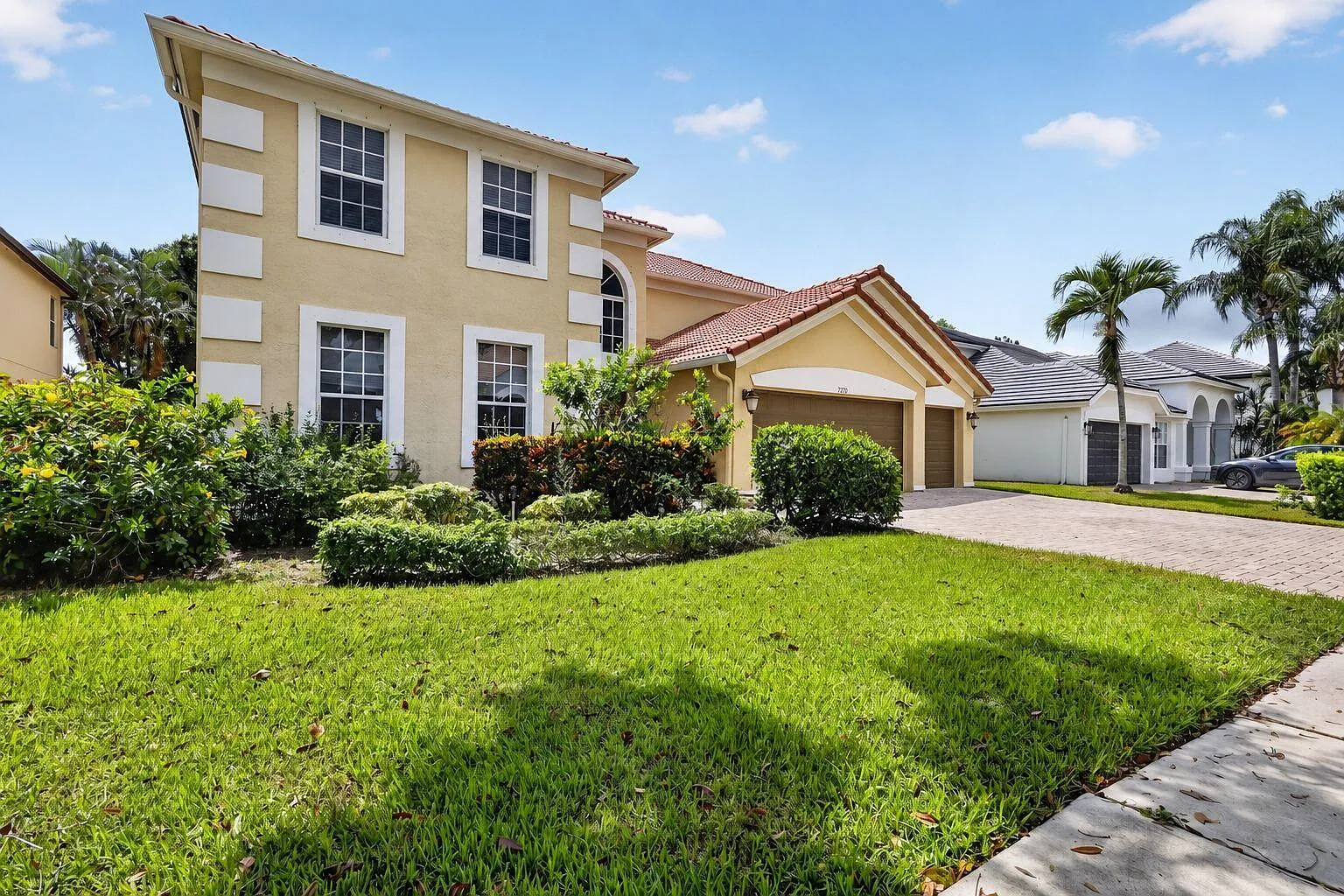 5 bed, 4.0 bath, 3100 sqft, $6,250 — Photo 2