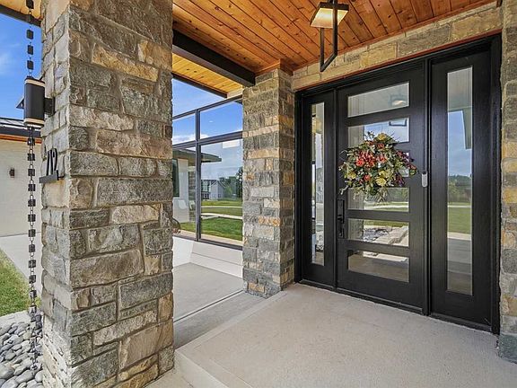 4th image of 712 Fountain Ridge Ct