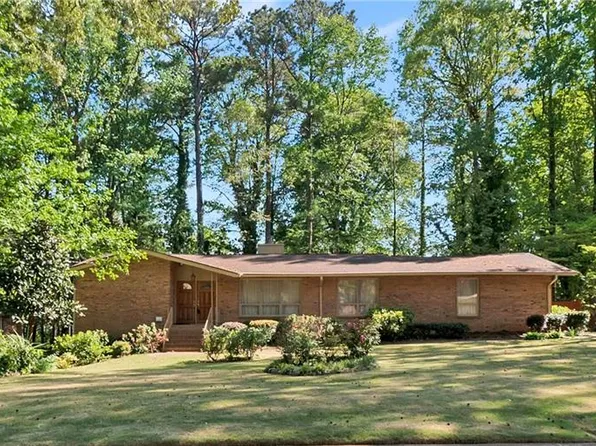 3014 Orr Dr, East Pt, GA 30344
