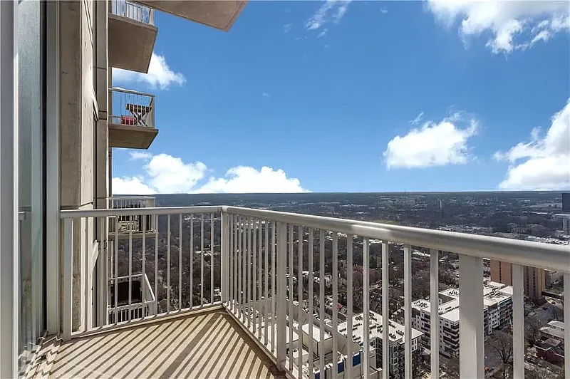 1 bed, 701 sqft, $2,100 — Photo 2