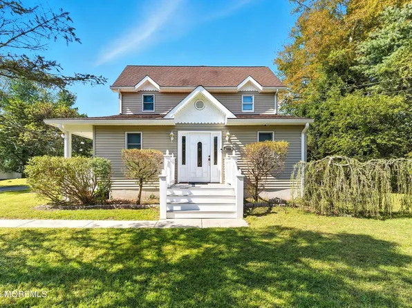 102 Colts Neck Road, Farmingdale, NJ 07727