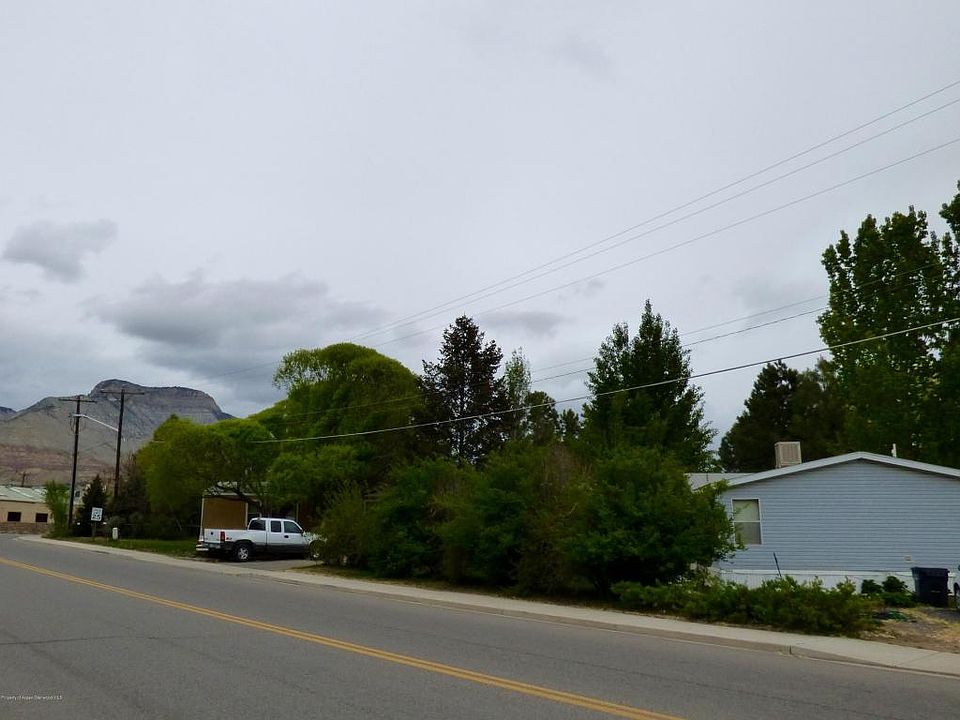 2nd image of 302 Cardinal Way