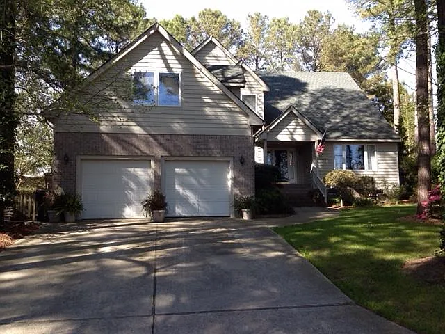1936 Sandee Cres — Photo 1