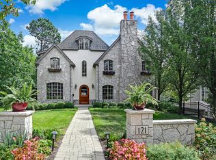 121 S Stough St, Hinsdale, IL 60521