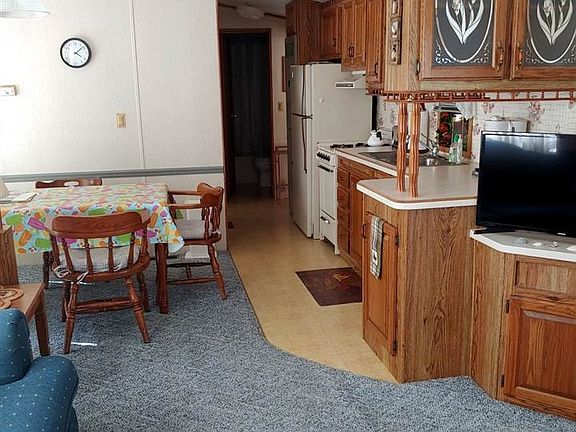 4th image of 37 Wildwood Ave #37