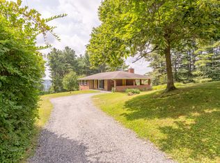 696 Woods Gap Rd SE, Floyd, VA 24091