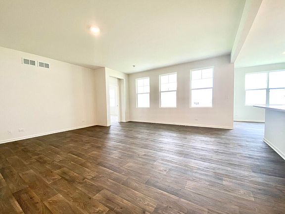 5th image of 10680 Whitney Pl