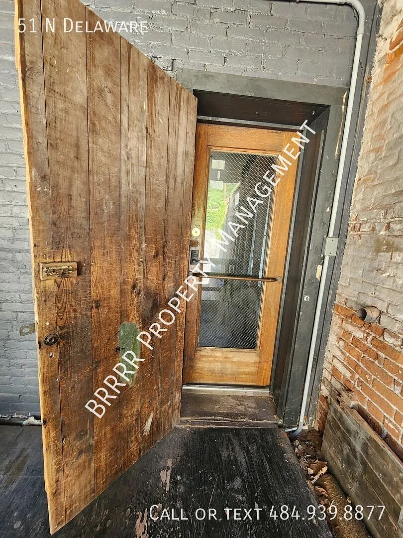 Option for a furnished apartment or unfurnished Modern 2 bedroom 1 bath apartment — Photo 4