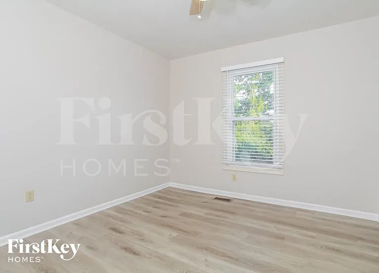 8635 Coran Dr — Photo 13