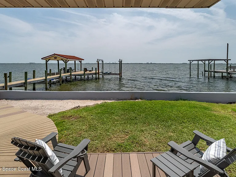 1110 S Banana River Dr — Photo 13