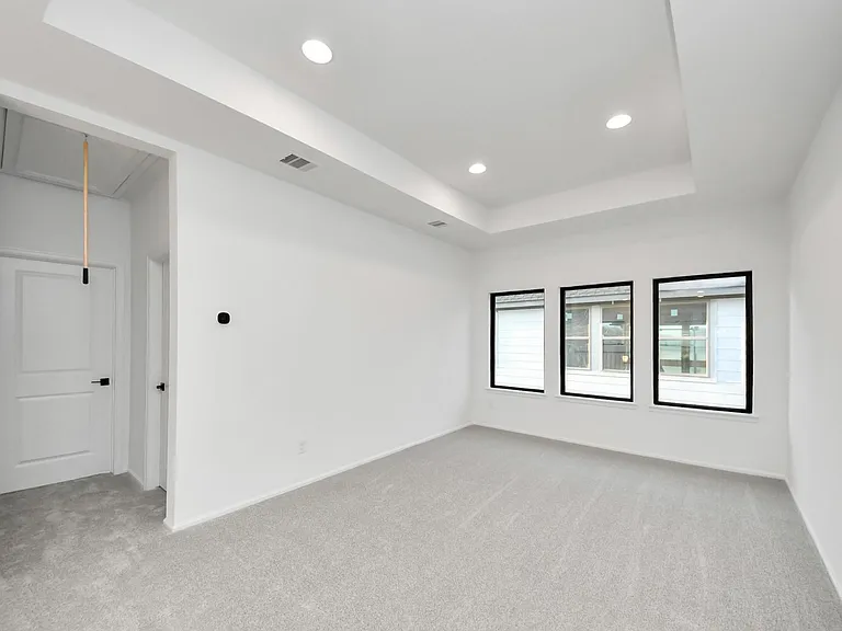 10706 Ursa St — Photo 30