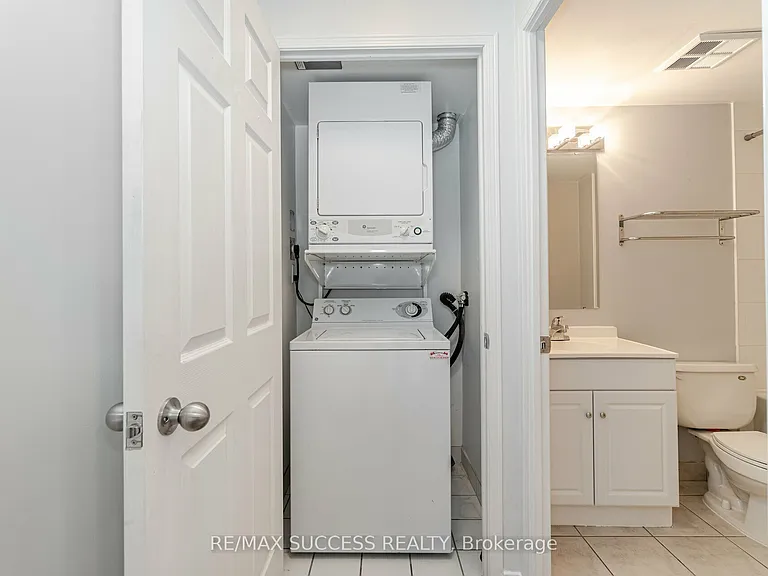 11 Michael Power Pl #Penthouse 14 — Photo 15