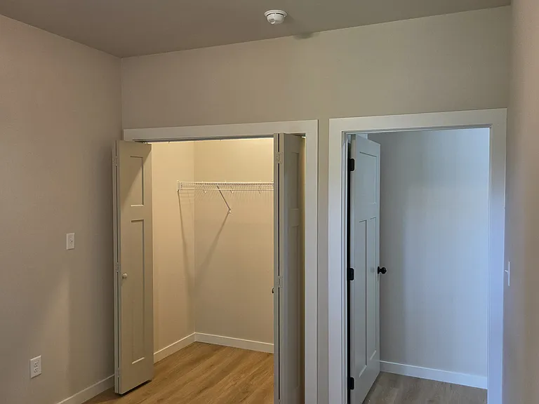 5724 Wallwood Rd — Photo 14