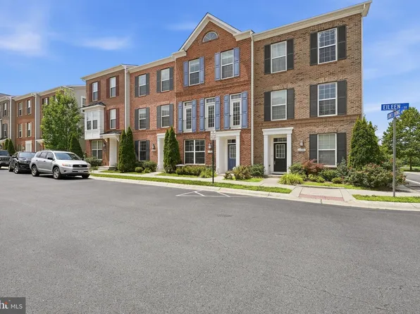 22883 Eileen Sq, Sterling, VA 20166