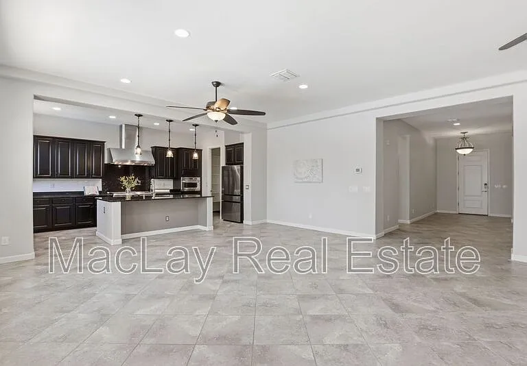 1142 E Bajor St — Photo 16