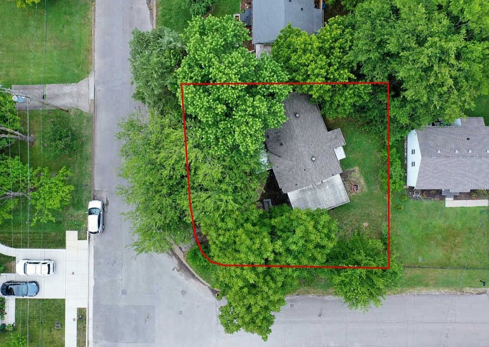 1st image of 909 Trice Dr