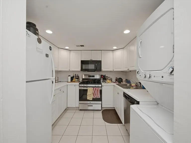 542 W Arlington Pl #B — Photo 4