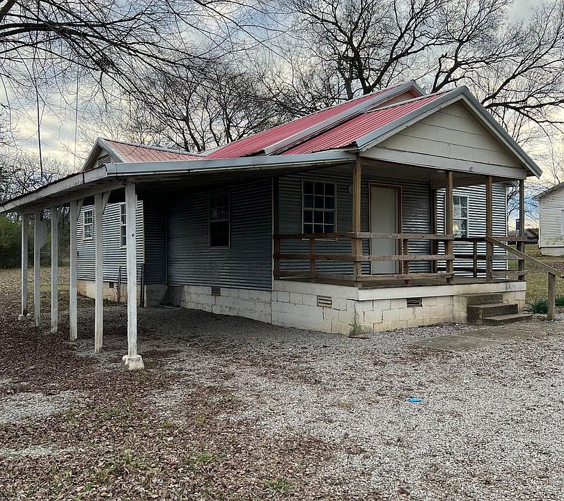 2nd image of 312 Martin Ln