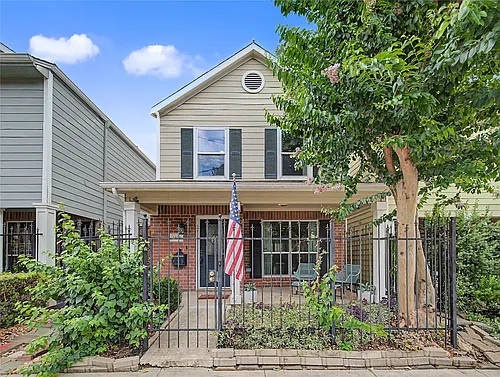 1104 Buckner St Photo 1