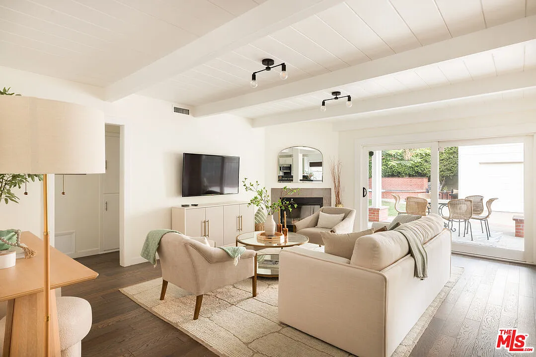 4 bed, 4.0 bath, 2735 sqft, $9,000 — Photo 3