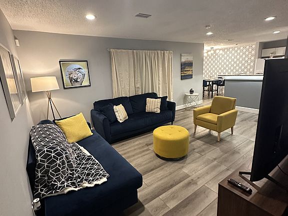 3rd image of 3816 Cortez Dr APT D
