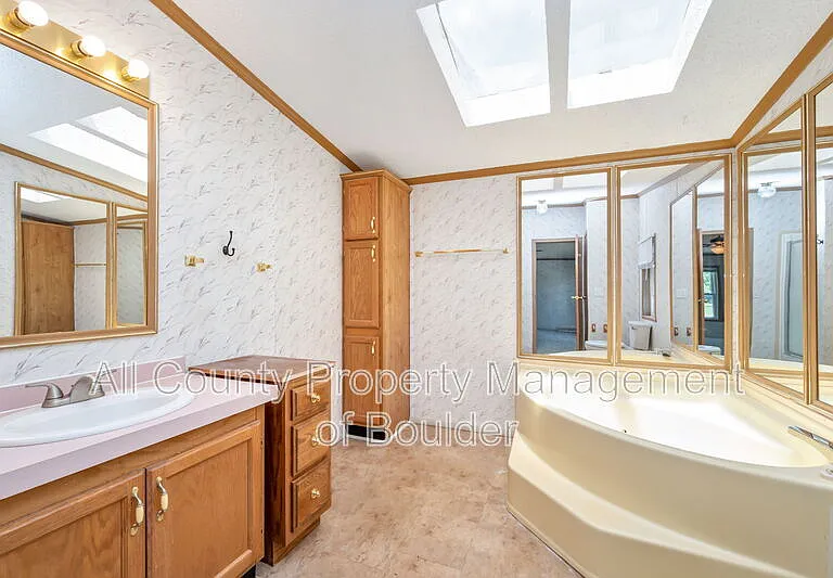10503 Isabelle Rd — Photo 11
