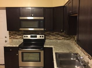 505 Saint John Dr, O'Fallon, MO 63366
