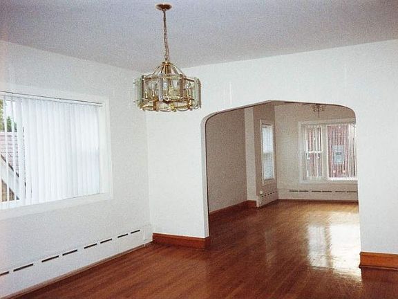 4th image of 3055 N Parkside Ave Unit 2