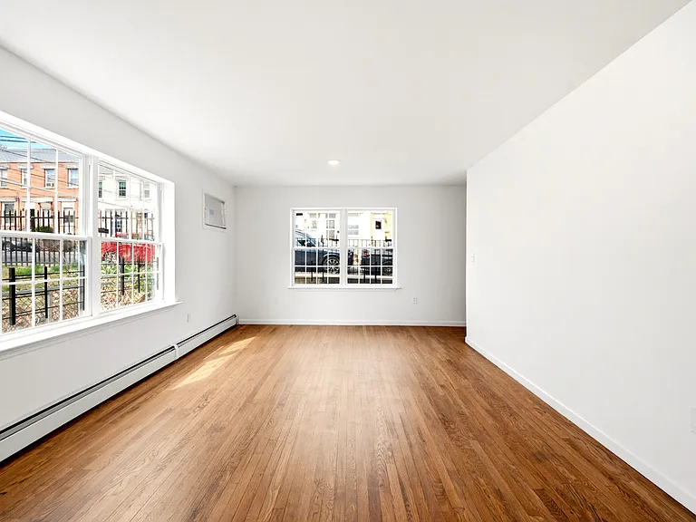 82 Morningside Ave #1 — Photo 7