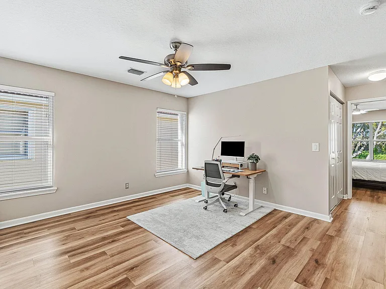 9911 Porta Leona Ln — Photo 22