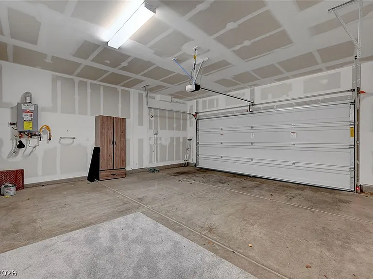 8454 Vacarez Dr — Photo 54