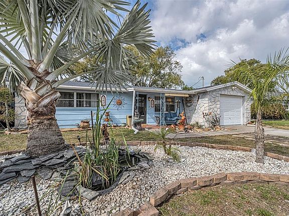 4th image of 1131 Royalwood Dr