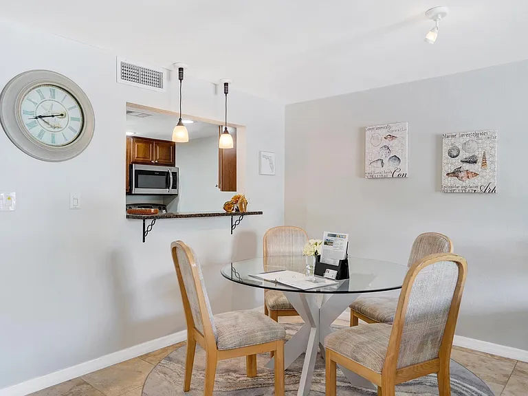 464 N Paula Dr #211 — Photo 6