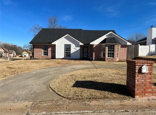 1924 Butterfield Trl, Choctaw, OK 73020