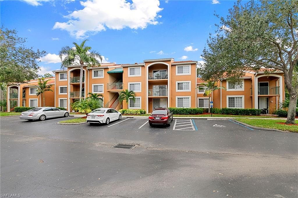 1270 Wildwood Lakes Blvd APT 104, Naples, FL 34104 | MLS #224003797 ...