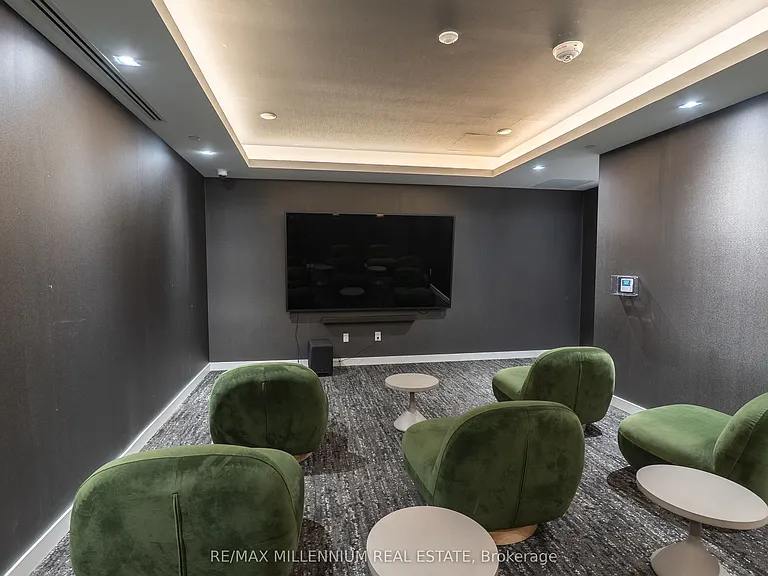 5105 Hurontario St #Penthouse 2 — Photo 28