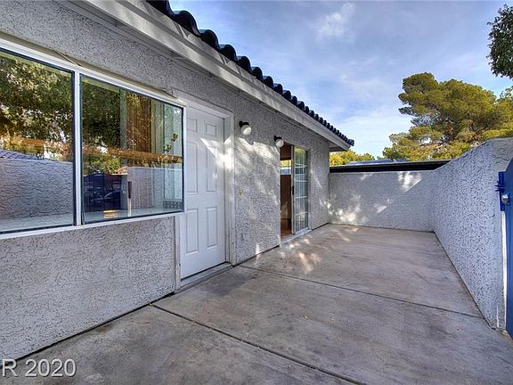 3rd image of 2121 Willowbury Dr Unit D