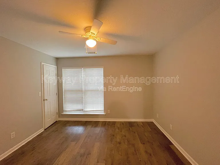 1391 Watsonia Dr — Photo 8