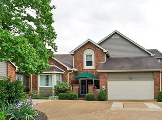 14324 Willow Spring Hill Dr, Chesterfield, MO
