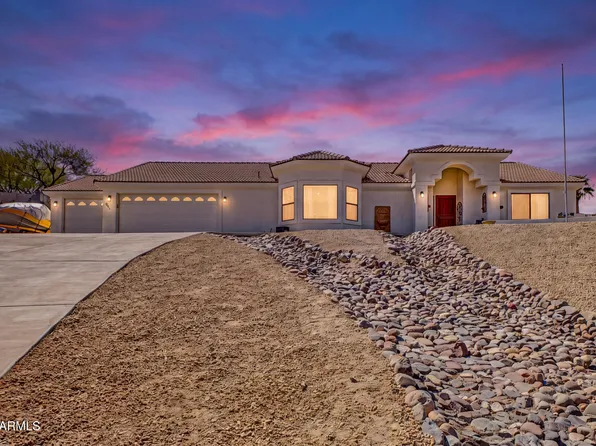 560 TOPEKA Drive, Wickenburg, AZ 85390