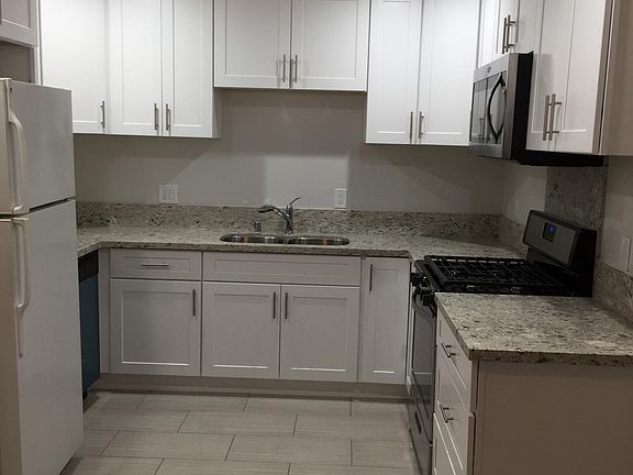 2nd image of 1453 Colby Ave #2