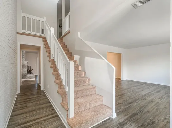 114 Harvest Dr, Charlottesville, VA 22903